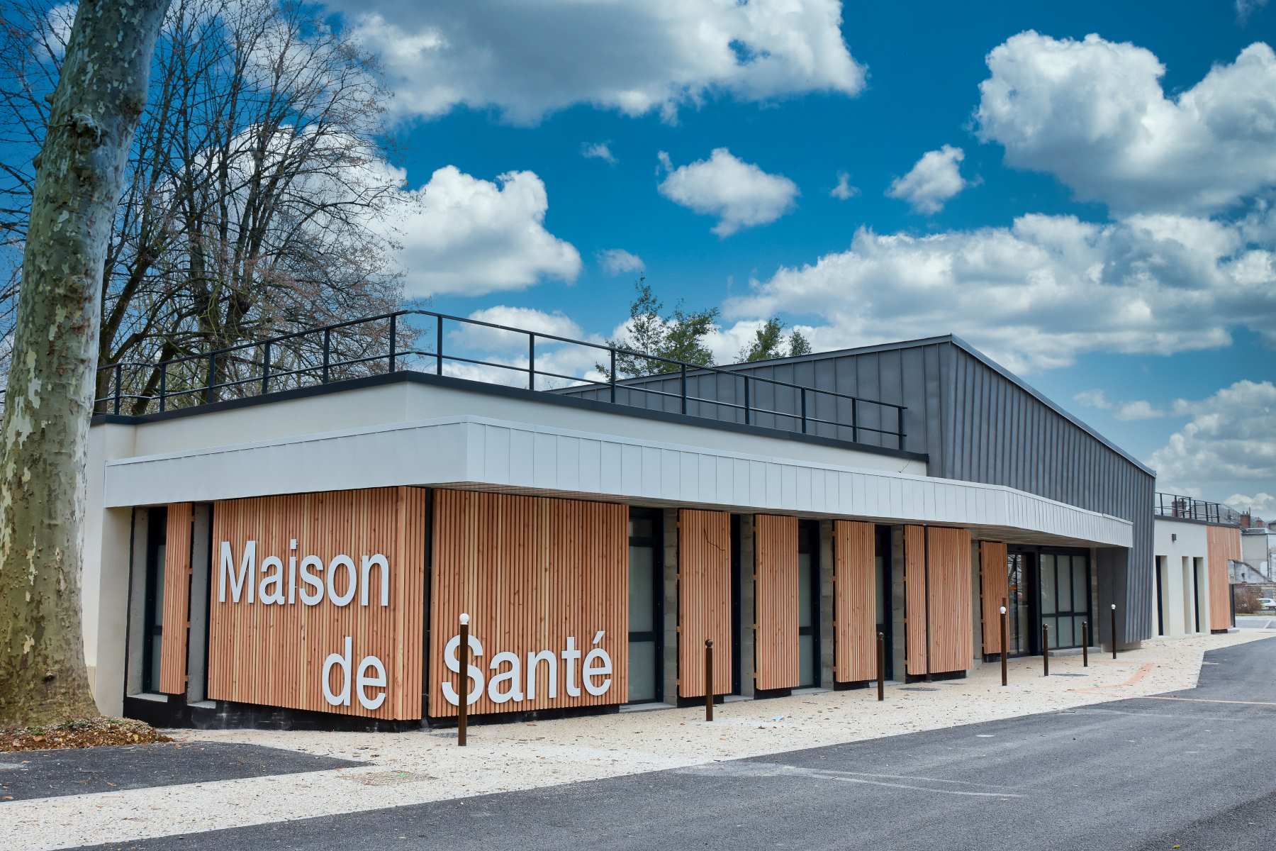 TRAVAILLER BOURGES